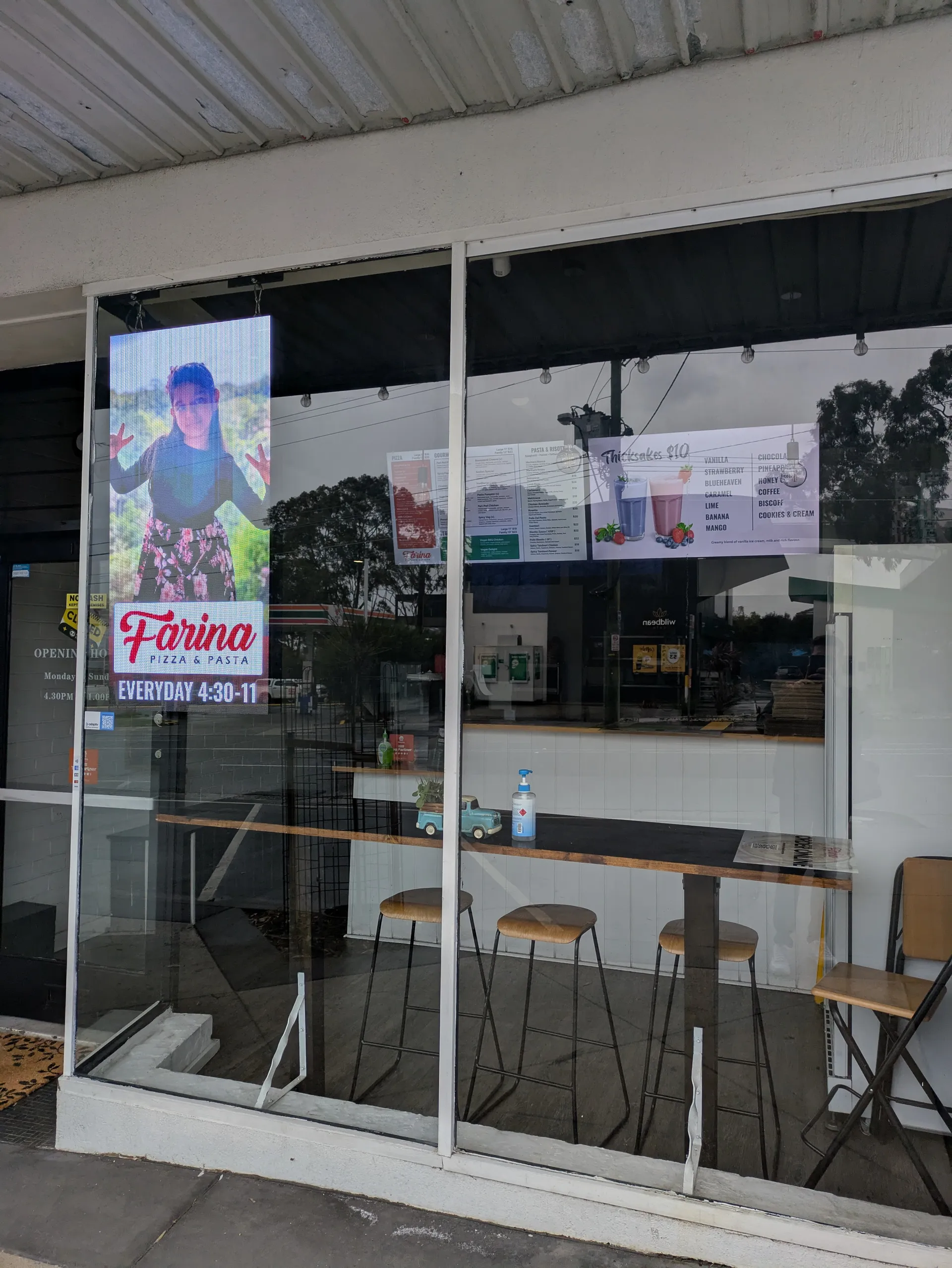 Farina Pizza & Pasta Mount Waverley Digital Menu Boards Melbourne